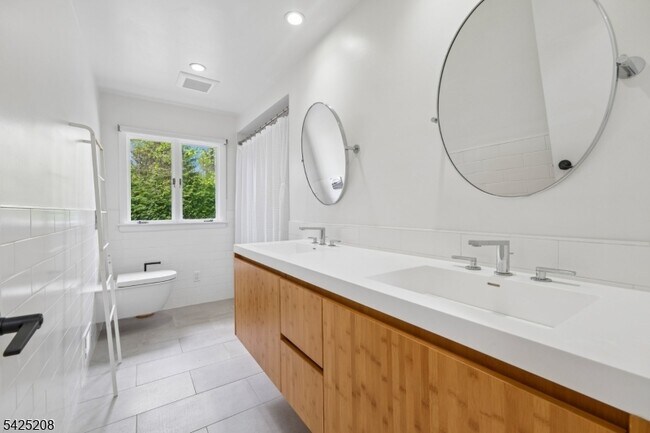 Building Photo - 293 Wyoming Ave