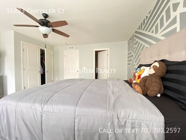 Building Photo - 14823 Chrysler Ct