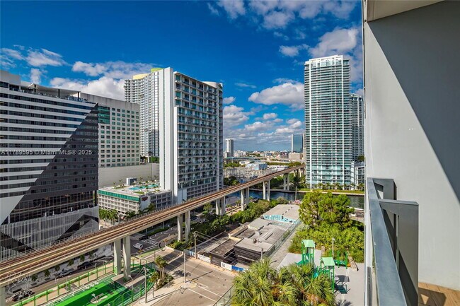 Building Photo - 88 SW 7th St