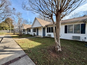 Building Photo - 1442 Riverview Rd