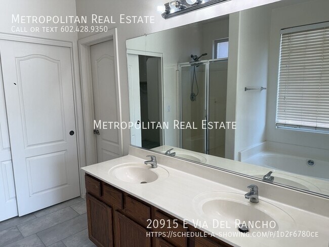 Building Photo - 20915 E Via del Rancho