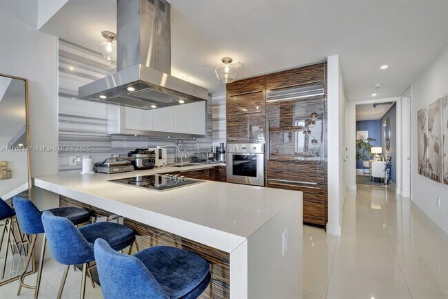 Building Photo - 1100 Biscayne Blvd