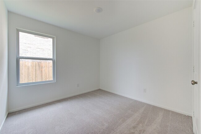 Building Photo - 26811 Prairie Smoke Ln