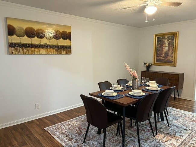 Building Photo - 17211 Rolling Creek Dr