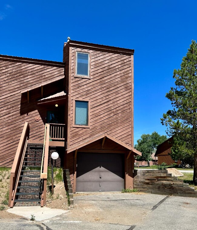 Building Photo - 259 County Rd