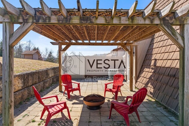 Building Photo - 588 Ray Hill Rd