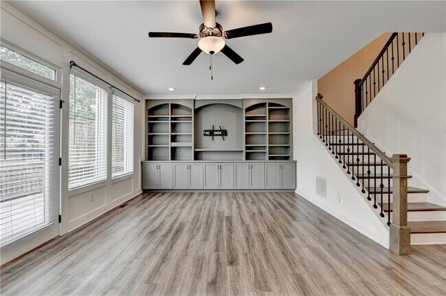 Building Photo - 6892 Roswell Rd NE