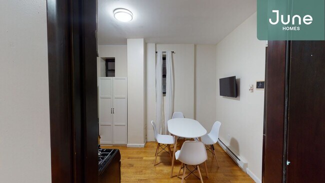 Building Photo - Full room in 3-bed/1.0-bath Home