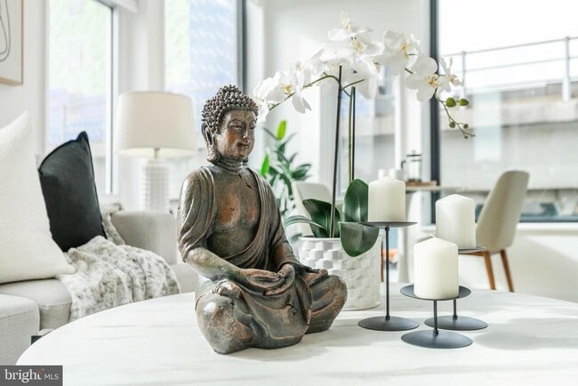 Building Photo - 1131-39 N Front St