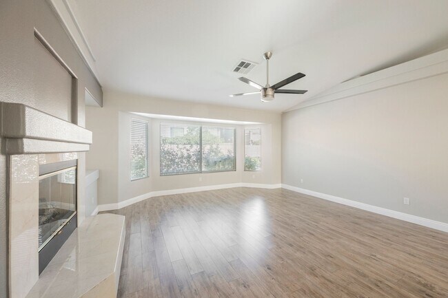 Building Photo - Gorgeous 1 Story Home in Gated Community