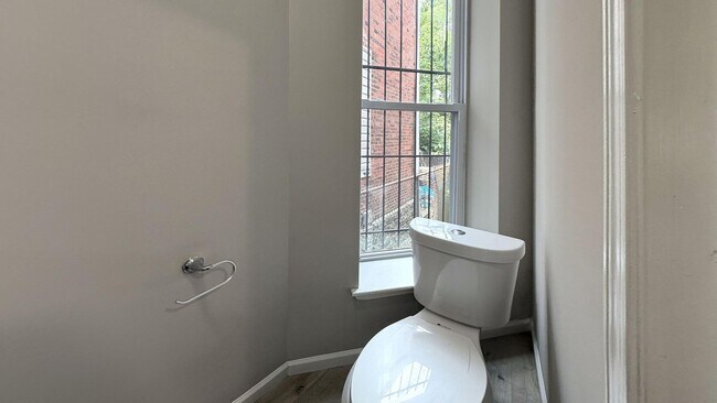 Building Photo - Stunning 3-Bed with Exposed Brick in 19143