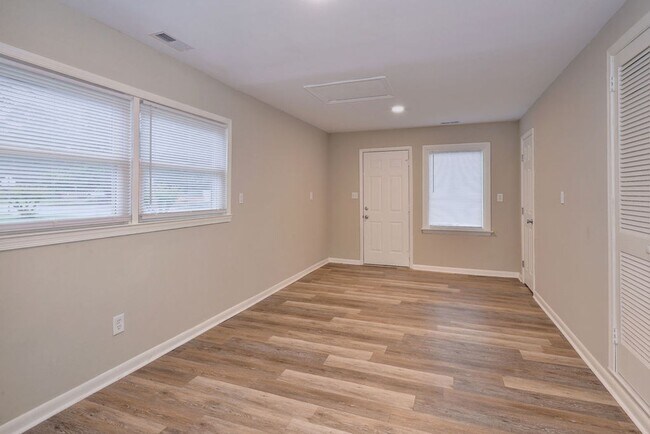 Building Photo - Nicely updated rancher!