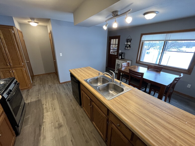Kitchen/Dining - W245N6688 Bowling Green Ct
