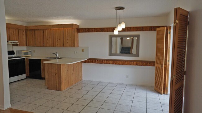 Building Photo - 1555 Fores Forest Lk