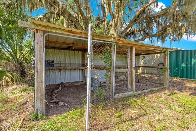 Building Photo - 3/2 Farm Home on 18.25 acres