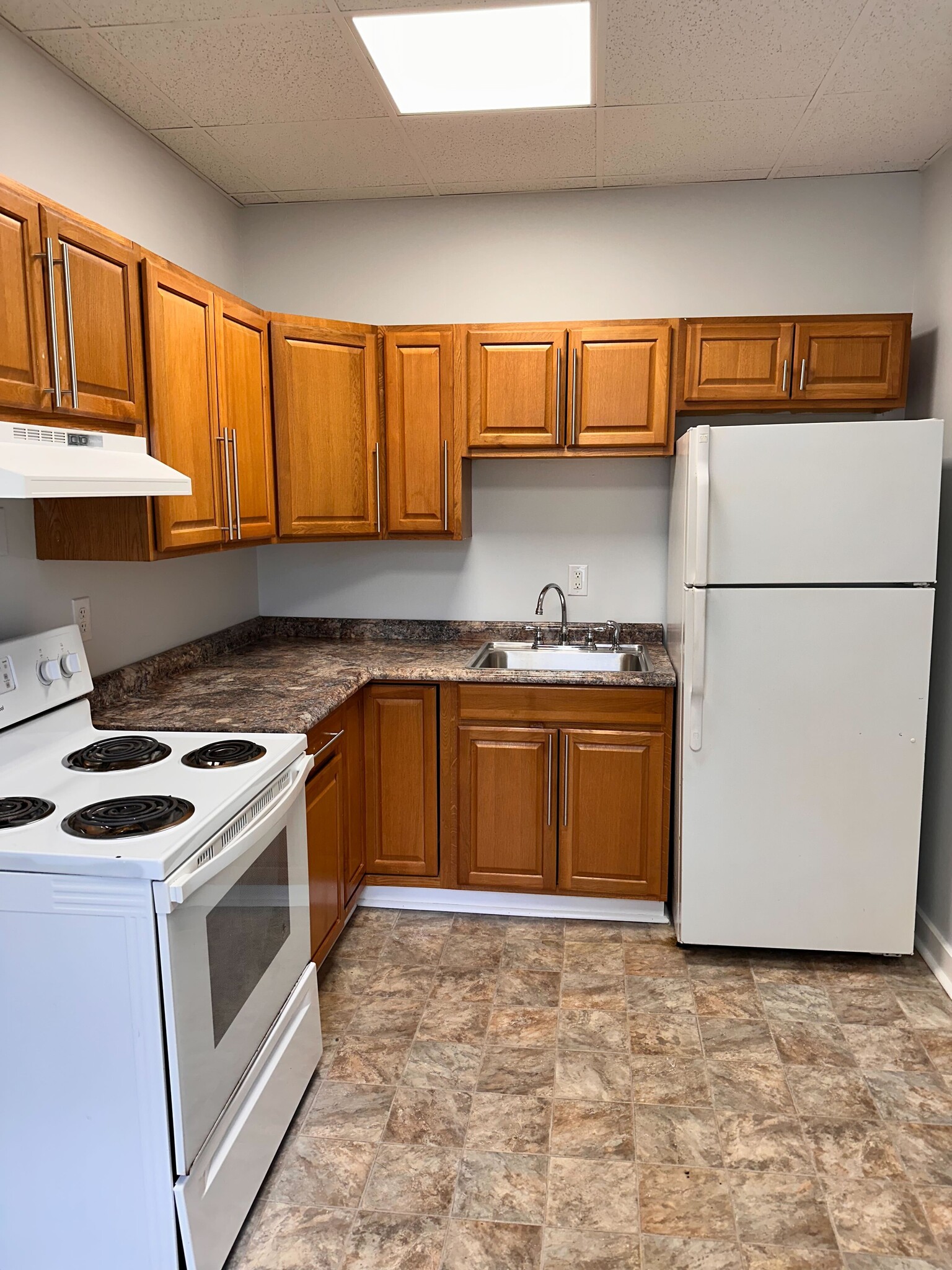 Building Photo - 310 Union St