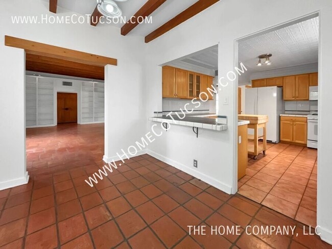 Building Photo - 228 S Country Club Rd