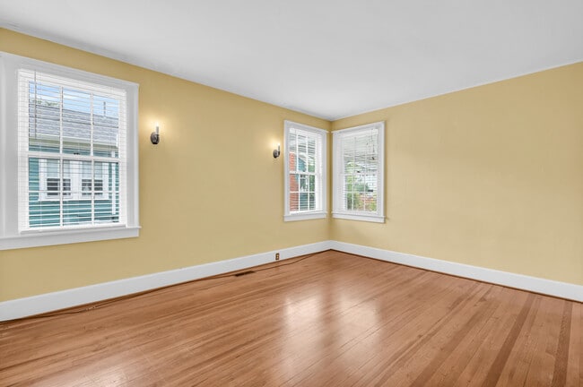 Building Photo - 212 N 16th St