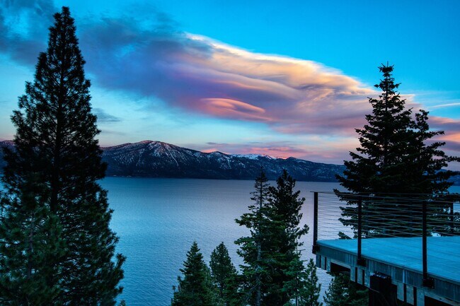 Building Photo - Architectural gem