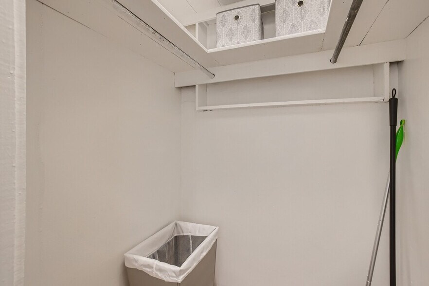 Building Photo - 1073 N Downing St