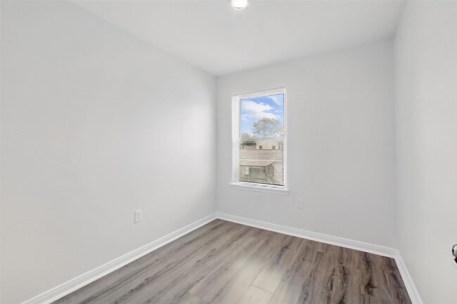 Building Photo - 16884 Kempwood