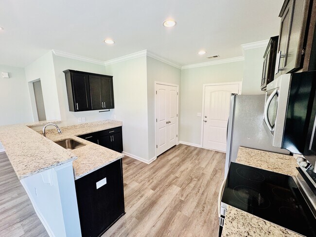 Building Photo - 464 Honeyhill Lp