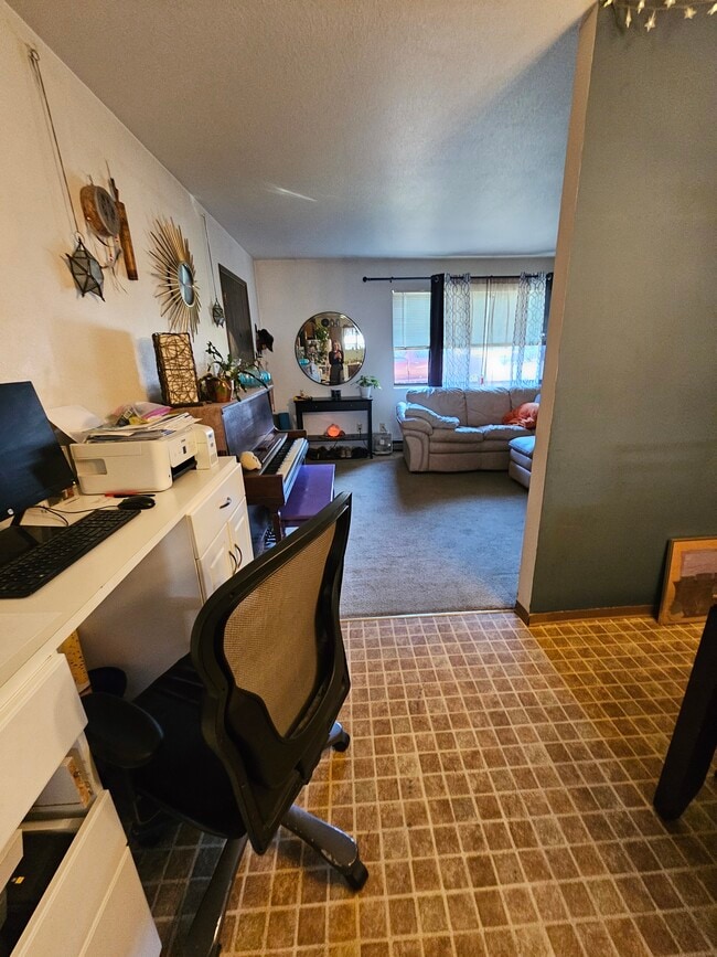 Building Photo - 1405 Pine Cone Rd