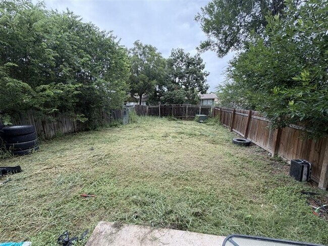 Building Photo - 9631 Bratton Dr