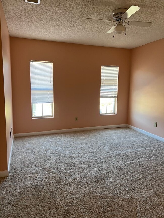 Building Photo - 452 Sandy Oak Dr