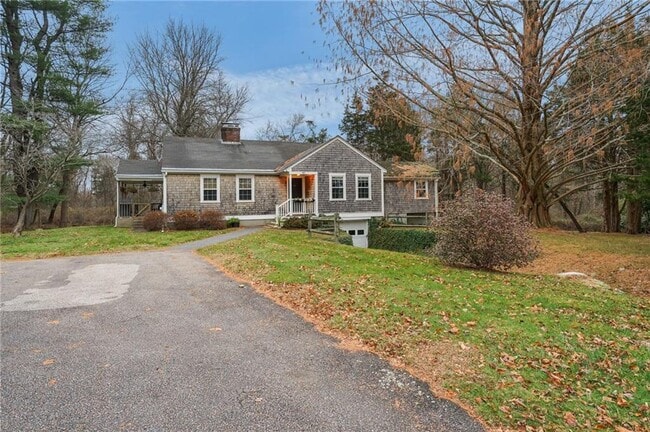 Building Photo - 80 Lakeshore Dr