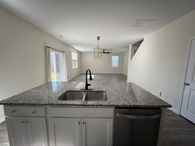 Building Photo - 341 Berring Ln