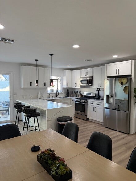 Building Photo - 1705 Battle Creek Cir