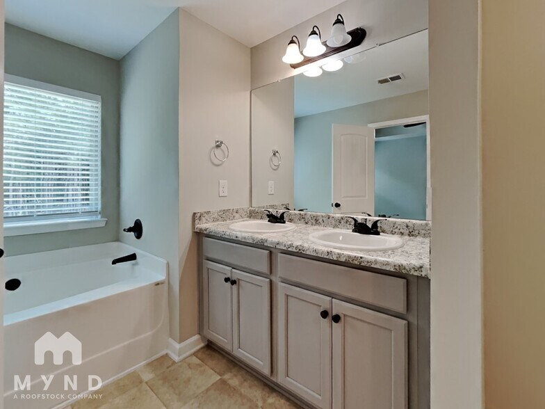 Building Photo - 3465 Shoal Oak Ct