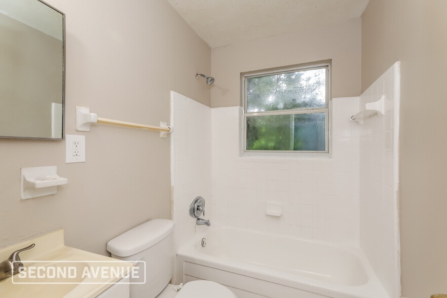 Building Photo - 6758 Gaspar Cir E