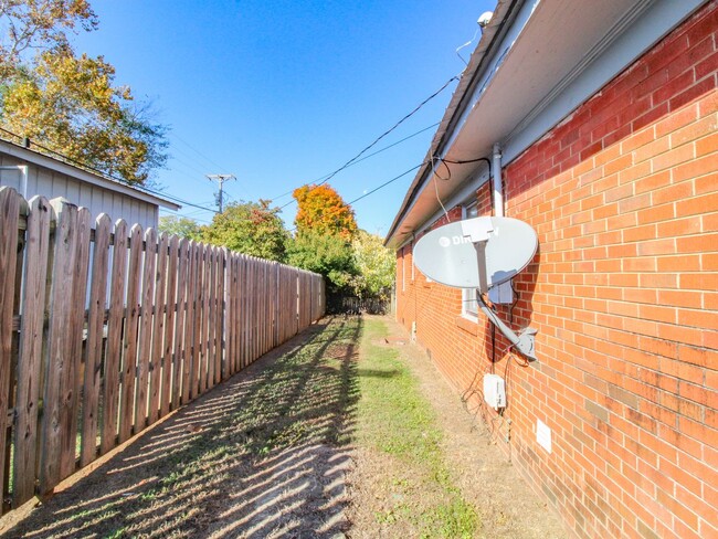 Building Photo - Nice brick home located on corner lot in A...