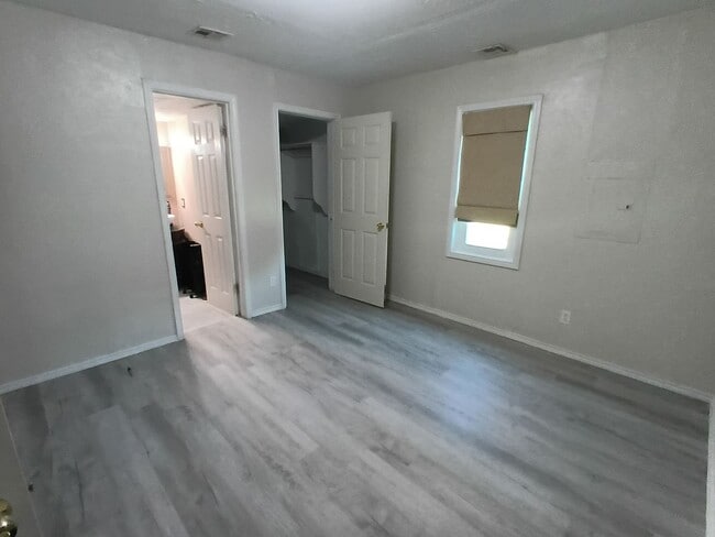 Building Photo - HOLIDAY SPECIAL-One Month FREE with 12 Month Lease!