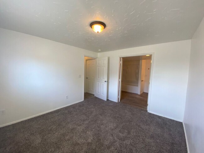 Building Photo - 626 N 1260 W