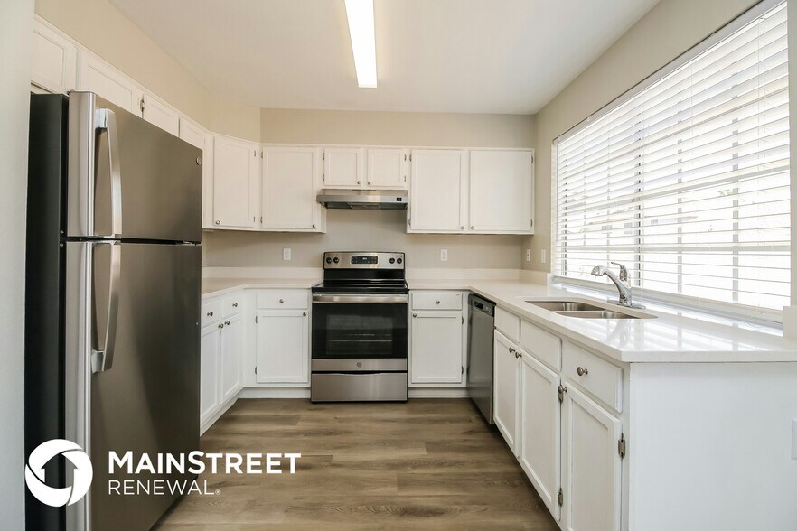 Building Photo - 4325 E Muirwood Dr