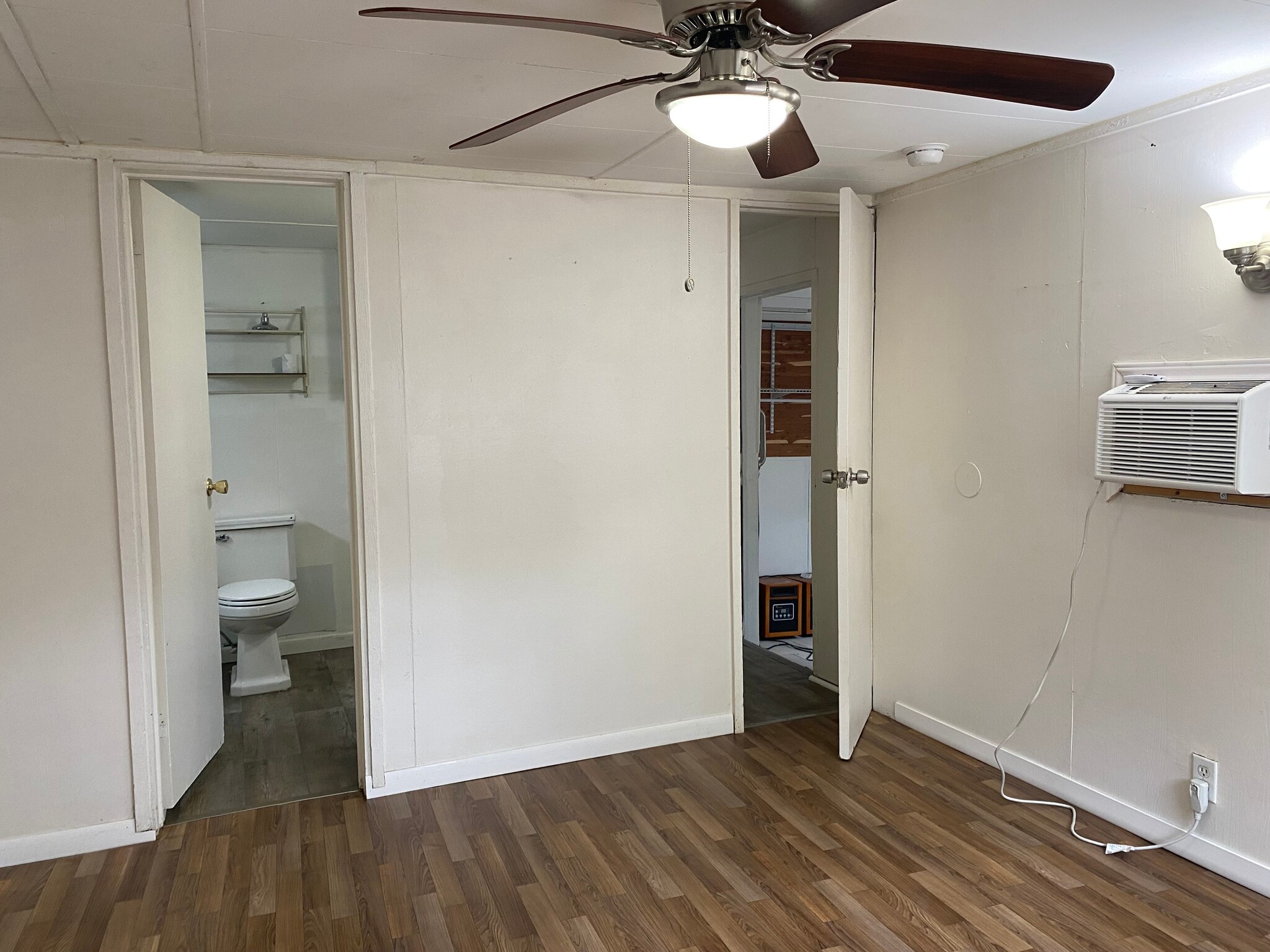 Building Photo - 117 Lucy Ln