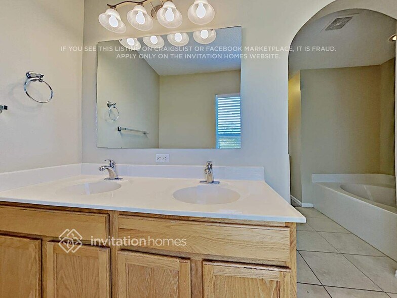 Building Photo - 1225 Howland Blvd