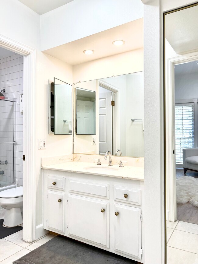 Primary Bathroom#1 - 6242 Nita Ave