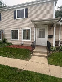 Building Photo - 1595 Cove Dr