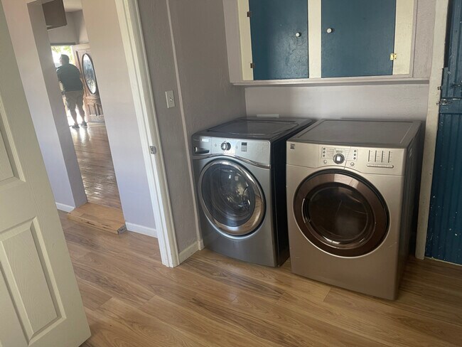 Building Photo - 509 Park Ave