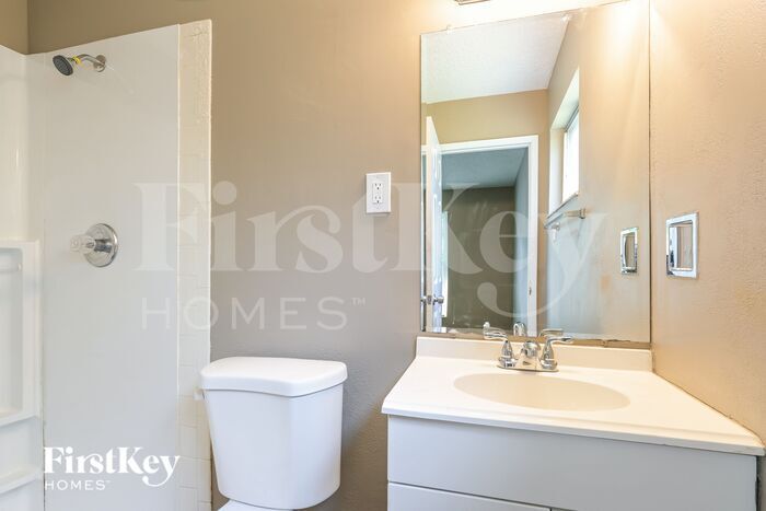 Building Photo - 6219 Silver Fox Dr