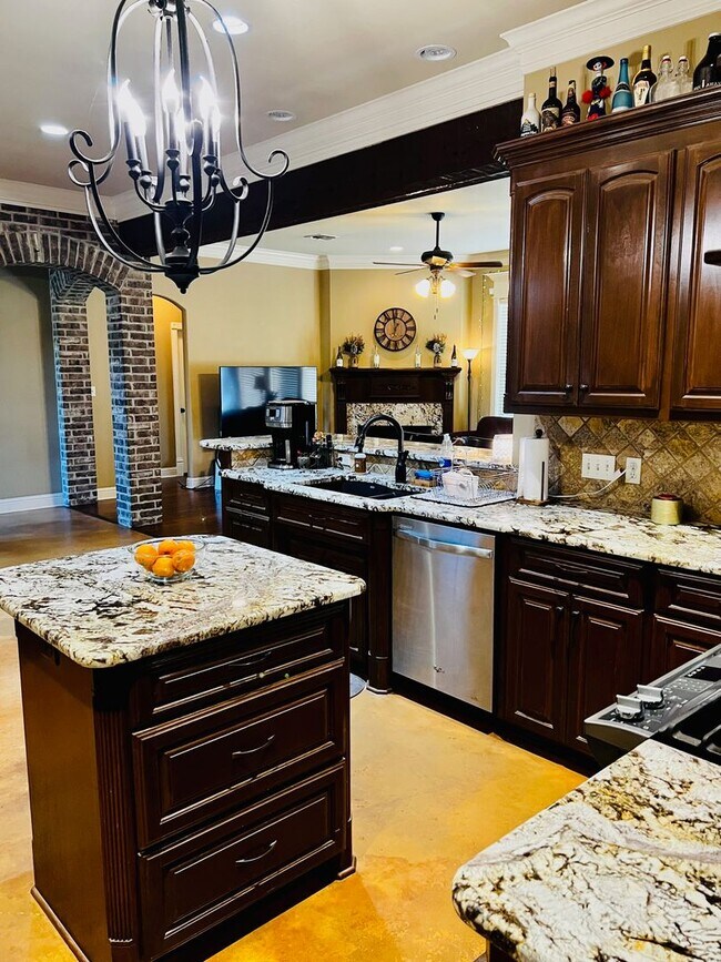 Building Photo - 459 Long Acre Dr