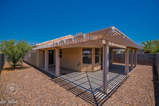 Building Photo - 2697 S 156th Dr