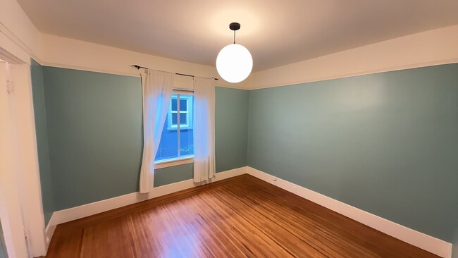 Building Photo - EPIC REA: Beautiful 2 Bed/2 Bath In the Heart of West Berkeley’s Poet’s Corner.