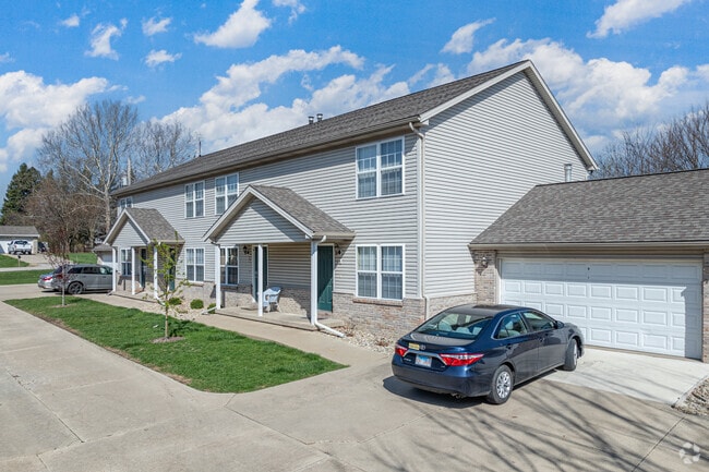 Building Photo - Maple Hill Townhomes