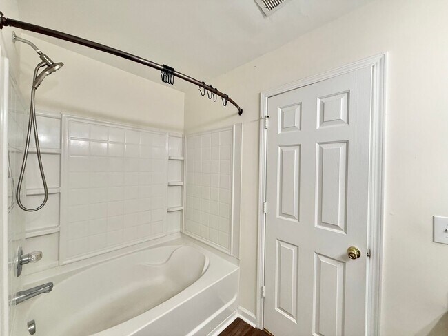 Building Photo - Charming 3BD, 2.5BA Raleigh Home Near Interstates, Shopping, Dining, and Downtown Raleigh