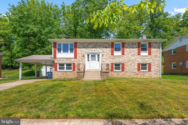 Building Photo - 6100 Hellen Lee Dr